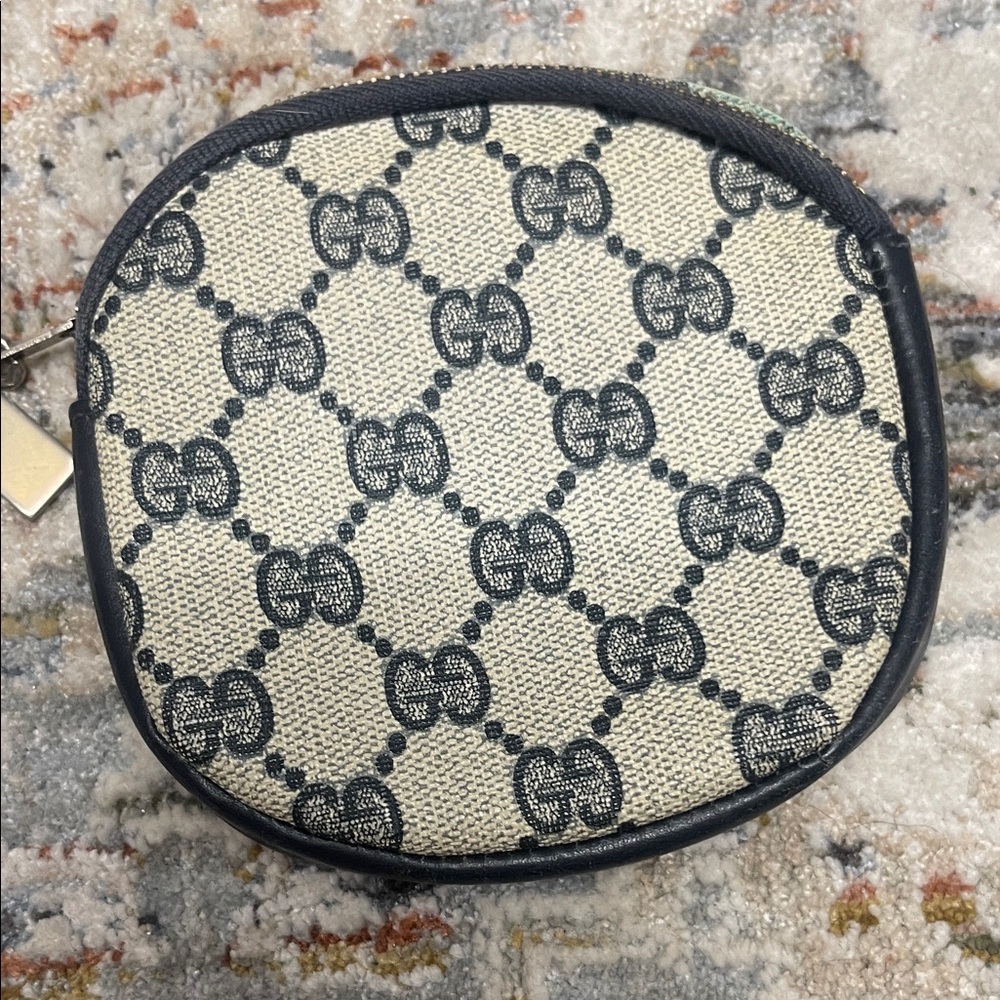 Gucci Monogram coin Pouch - Picture 5 of 8